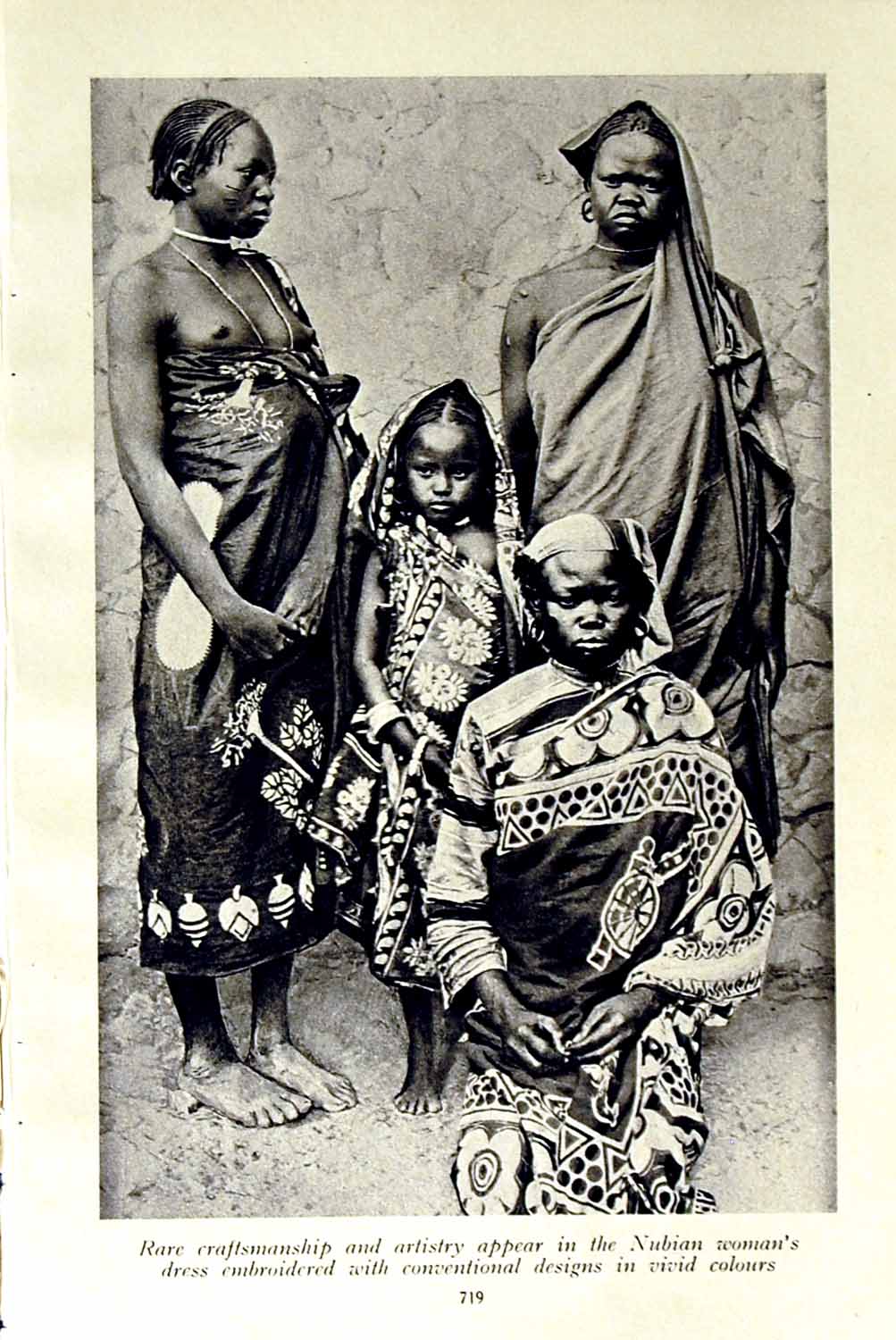 Old Vintage Print C1920 Nubian Women Artistry Ferrymen Boat Nile Africa 20th